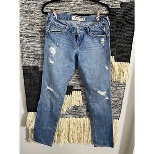 Hollister distressed low rise (sz 9)